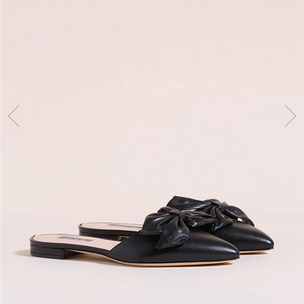 SJP Mento black leather flat